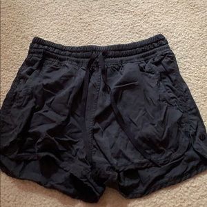 Lululemon black/grey shorts